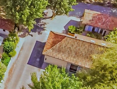 Sanitaires fermés et chauffés ou climatisés camping la Pélonie quatre étoiles Dordogne