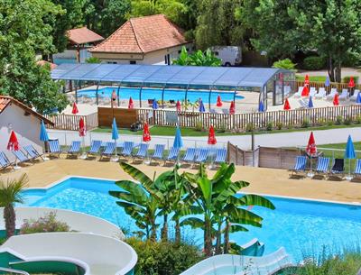 camping dordogne espace aquatique avec piscine couverte, chauffée et toboggans aquatiques - Camping La Pelonie