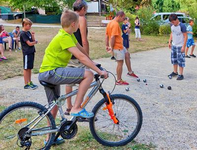 camping dordogne - pétanque - Camping La Pélonie proche périgueux et lascaux