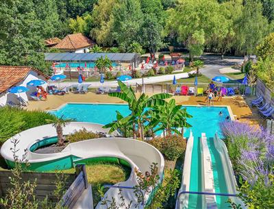 espace aquatique camping la Pélonie quatre étoiles en Dordogne