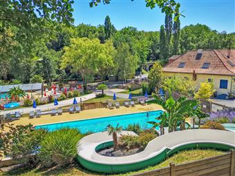 espace aquatique camping la Pélonie quatre étoiles en Dordogne - Camping Dordogne