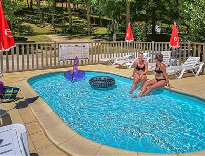 espace aquatique camping la Pélonie quatre étoiles en Dordogne
